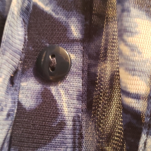 womens beautiful collared shirt - Picture 3 of 3